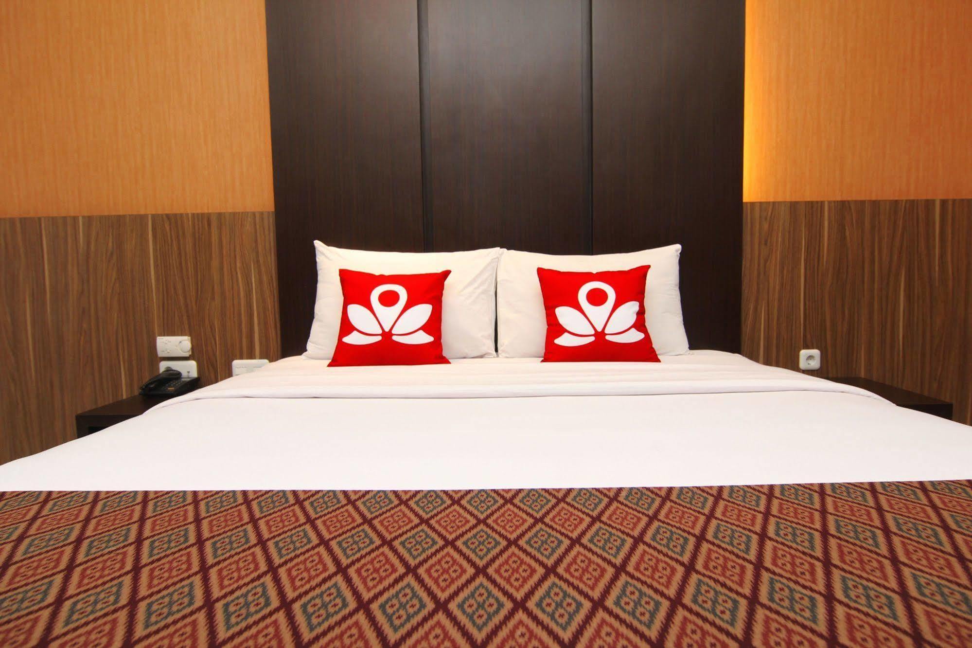 Hotel Zen Premium Near Rumah Mode