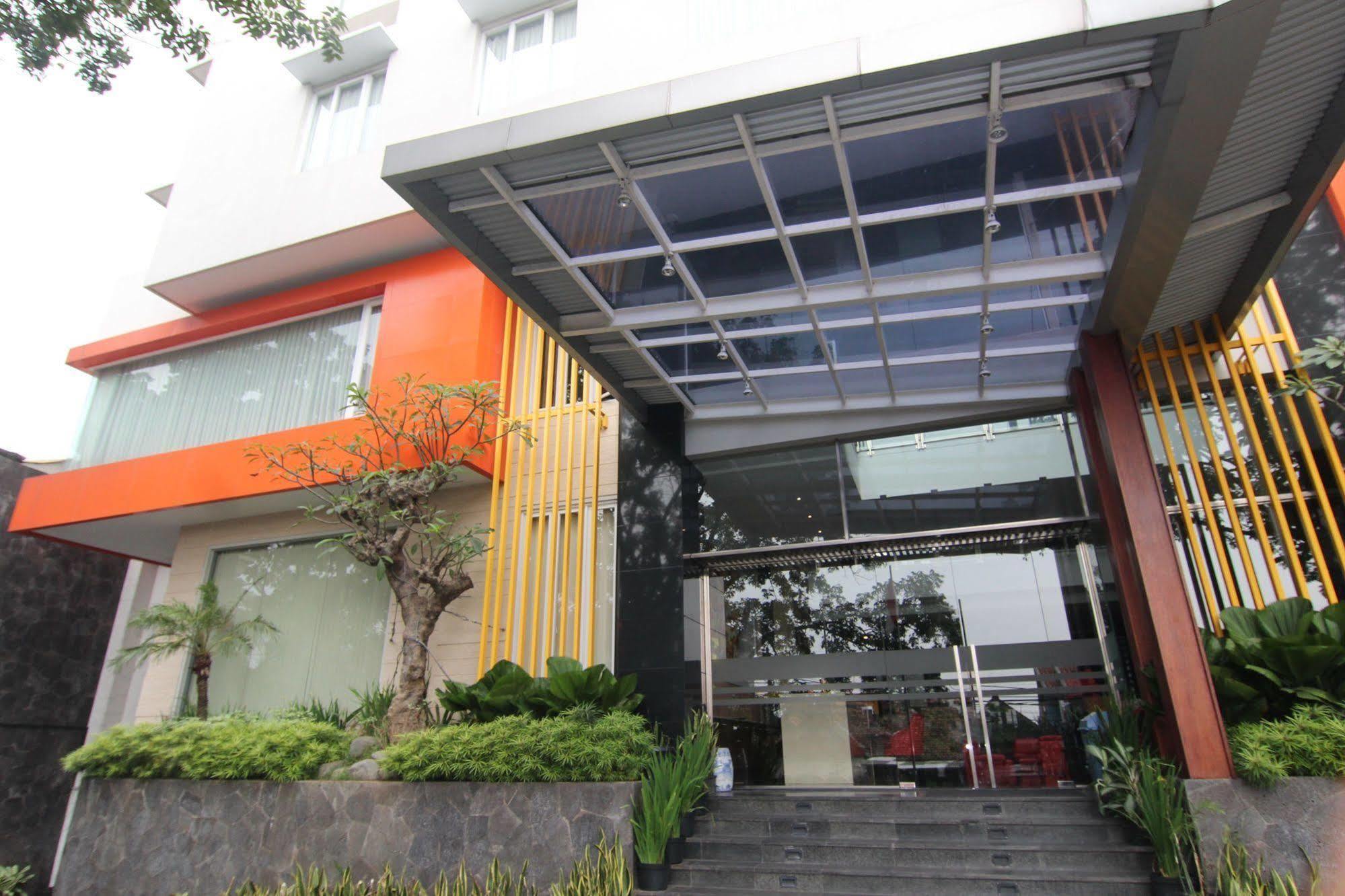 Zen Premium Near Rumah Mode 3* Bandung